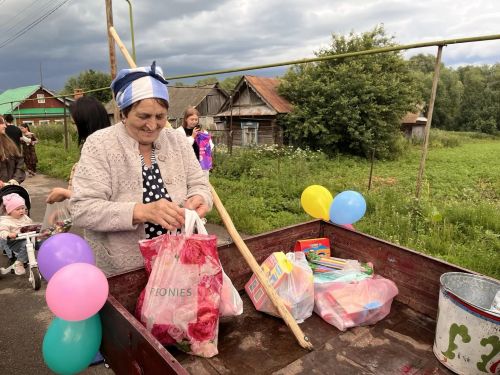 Иске Мәңгәр авылында балалар сабан туена бирнә җыйдылар