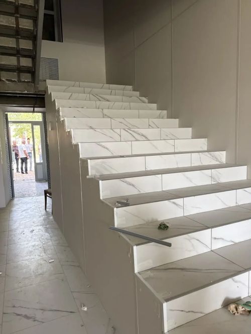 Әтнә үзәк китапханәсендә баручы капиталь ремонт эшләре бара