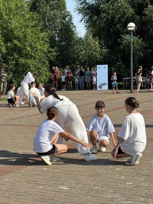 Әтнәдә Күрше проекты кысаларында «Туган ягым» ял һәм мәдәният паркында Хәрәкәт *Бию* Тукай дип исемләнгән чара узды
