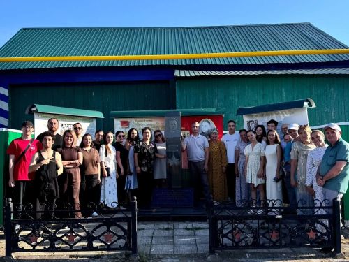 Әтнә татар дәүләт драма театрында Калмыкия Рус драма һәм комедия театры сәнгать җитәкчесе, режиссер  спектакль куячак