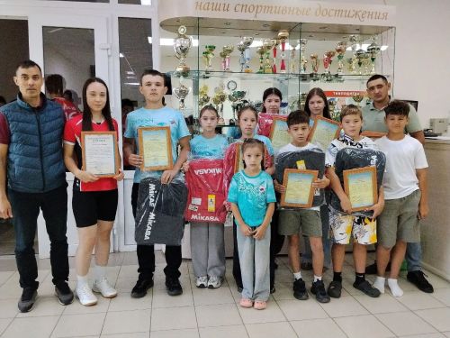 Әтнәдә яшь һәм өлкән спортчыларны котладылар