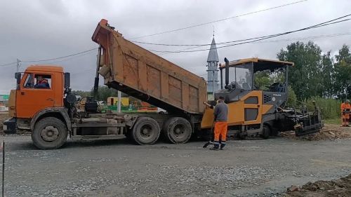 Ары авылында күпфункцияле үзәк әйләнәсенә асфальт җәю эшләре бара