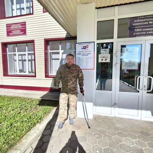 Махсус хәрби операциясе ветераны Шокер Холмуродов та сайлауда катнашып үз тавышын бирде.