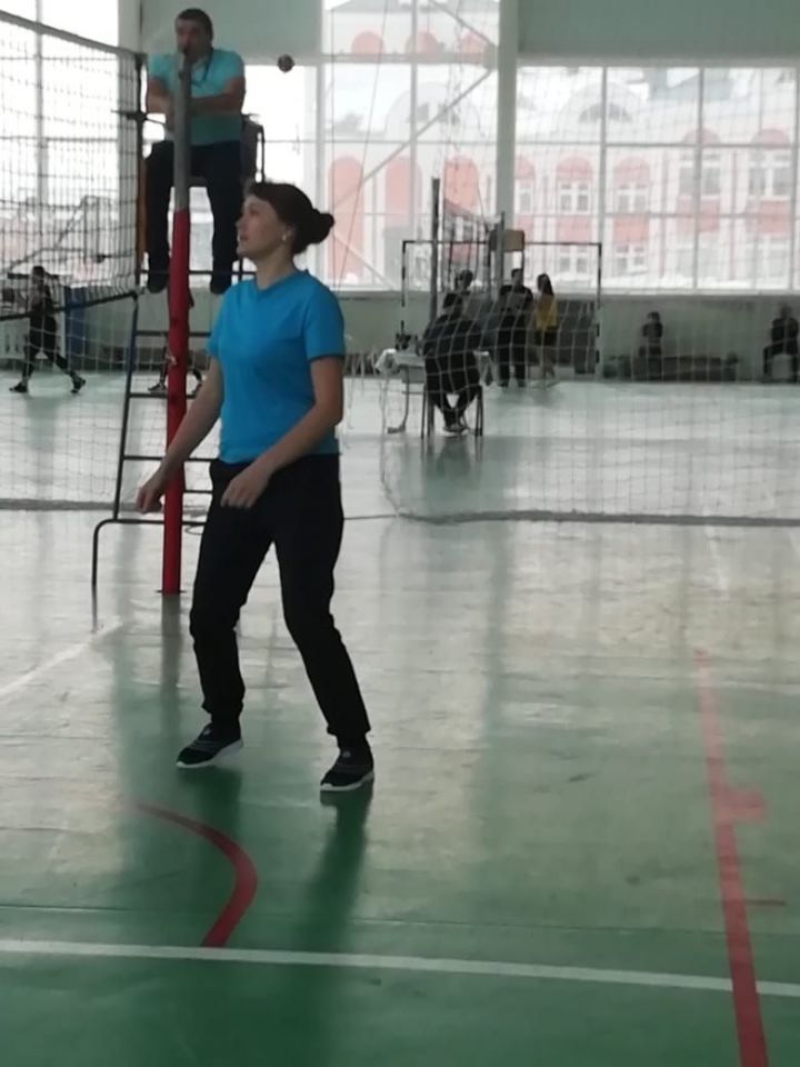 Хатын-кызлар волейбол уйнады бүген