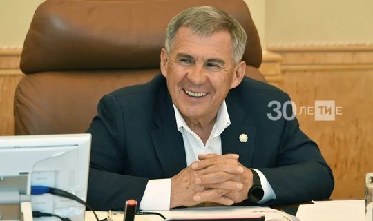 Татарстан Президенты 49 медикка һәм Роспотребнадзор хезмәткәрләренә дәүләт бүләкләре тапшырды