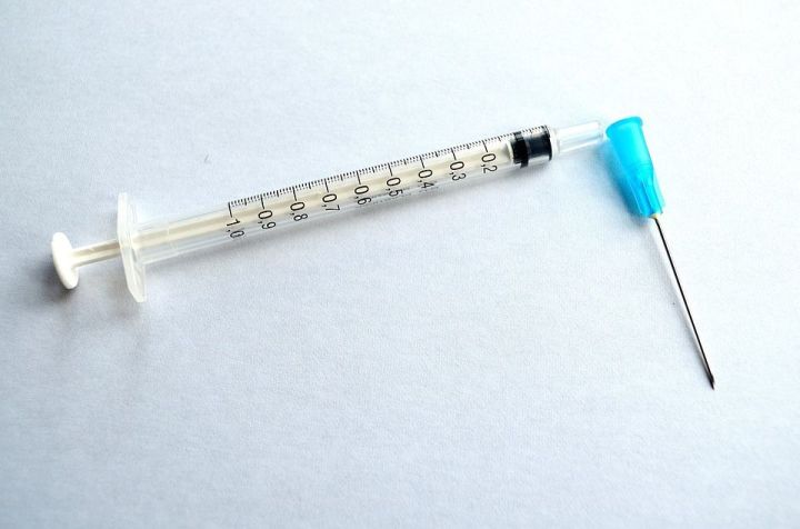 Covid-19 вакцинасын сынауда катнашучы хатын-кызларга балага узуны тыйдылар