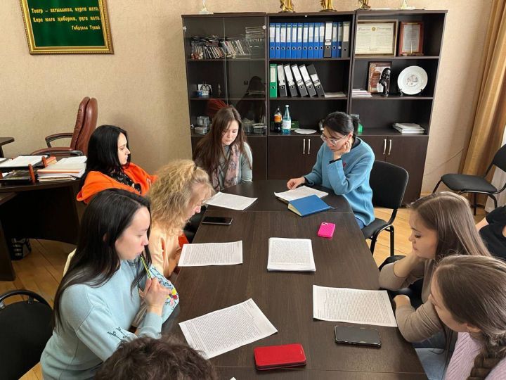 Әтнә театрына кытай кызы кайтты