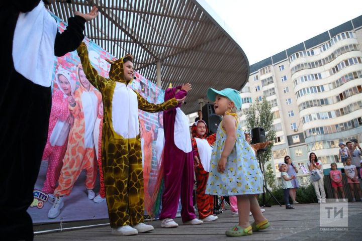 Татарстан Республикасы һәм Казан шәһәре көненә «СалаваTik»лардан яңа җыр