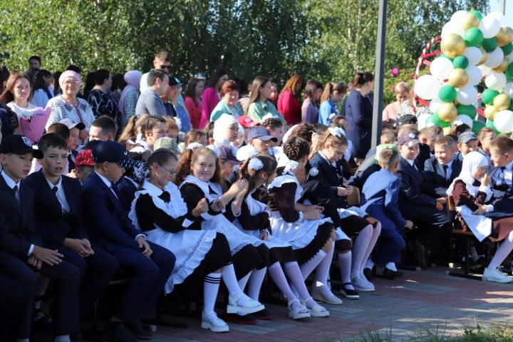 1 сентябрь бәйрәме Олы Әтнә (фоторепортаж)