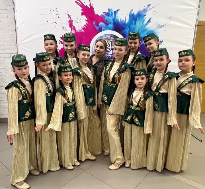 Әтнә балалар сәнгать мәктәбенең «Нур» үрнәк вокаль ансамбле 1нче дәрәҗә лауреат исеменә лаек булдылар