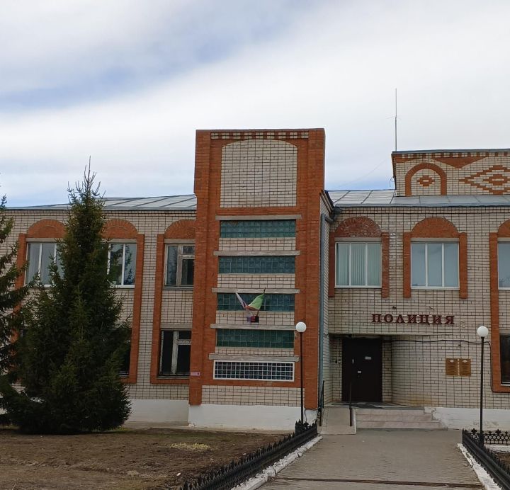 Баш инс­пекторга сорауларың булса, шалтырат
