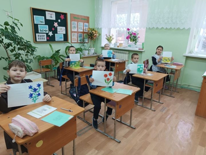 Балаларның күңел җылысын кушып ясаган матур открыткалар - егетләребезгә рухи терәк