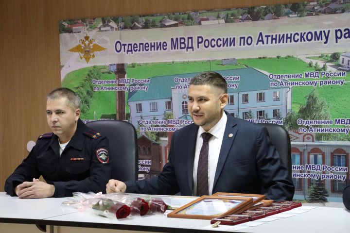 Полиция хезмәткәрләре һөнәри бәйрәмнәрен билгеләп үтәләр