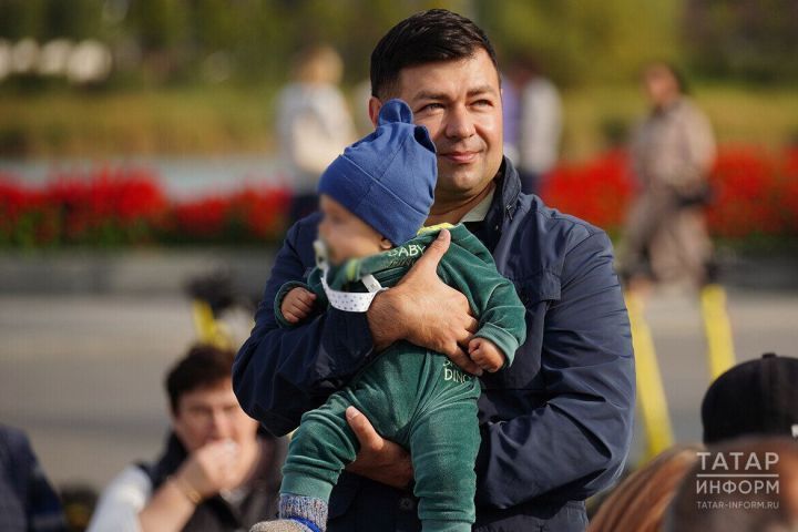 Баласы туган ирләргә түләүле өстәмә отпуск бирергә җыеналар