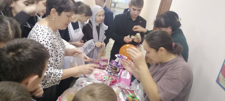 Күәм урта гомуми белем бирү мәктәбендә хәйрия ярминкәсе узды
