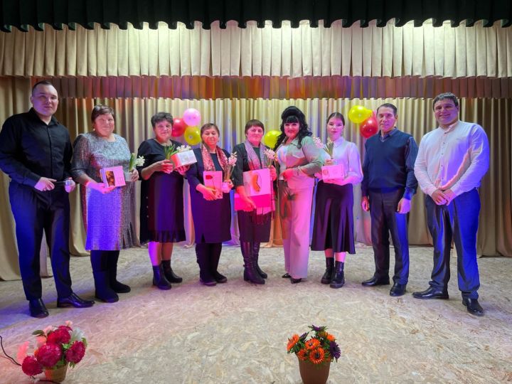 Иске Мәңгәр клубында бәйрәм уңаеннан музыкаль «Башваткыч» уены булды