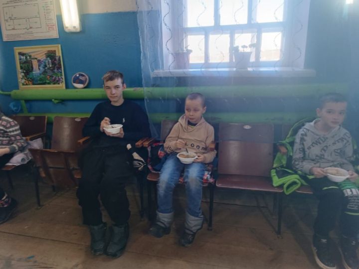 Кече Әтнә авылы китапханәсендә: балалар өчен «Карга боткасы» милли бәйрәме