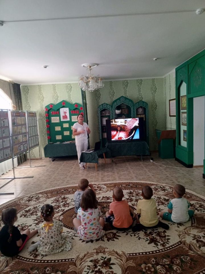 «Миләшкәй» балалар бакчасына йөрүче нәниләргә «Шоколад көне» узды