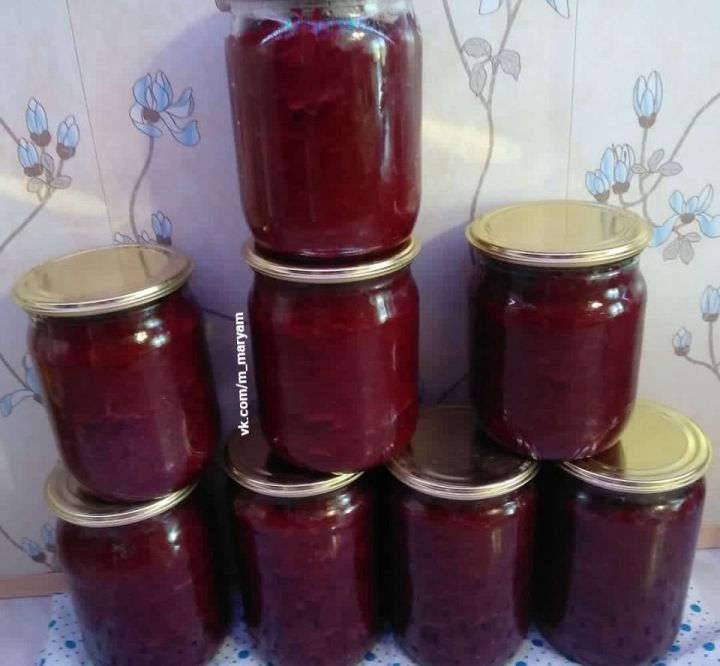 Мәрьям Миңнегуловадан кызыл чөгендер салаты рецепты