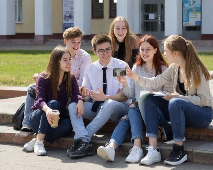 Бүген Россия студентлары көне