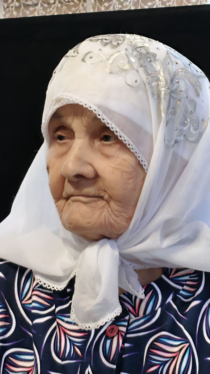 Нурсөя апа Хәкимовага - 90 яшь