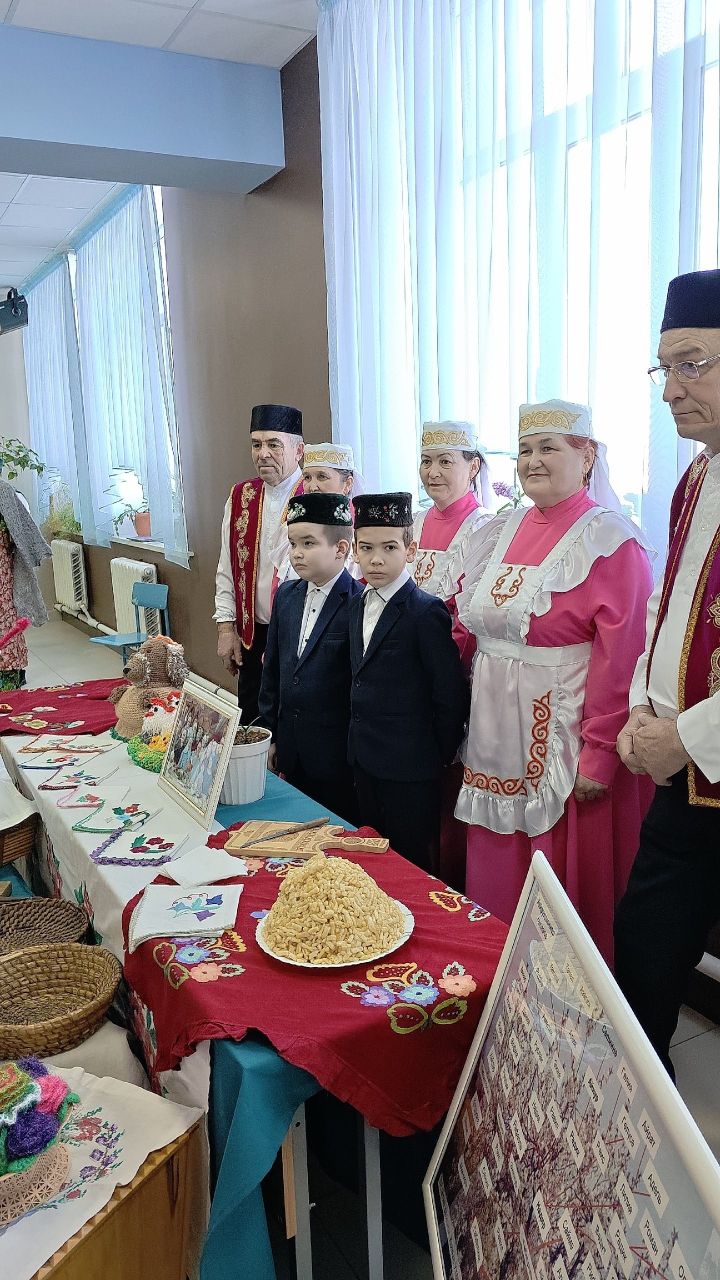 Бәрәзәдән Хөснетдиновлар нәселе зона турына юллама алды