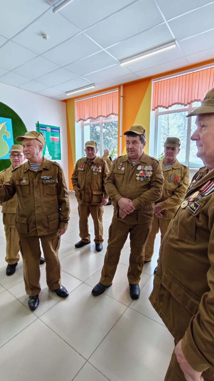 Әфганчы егетләре кабат бердәм булуларын күрсәттеләр