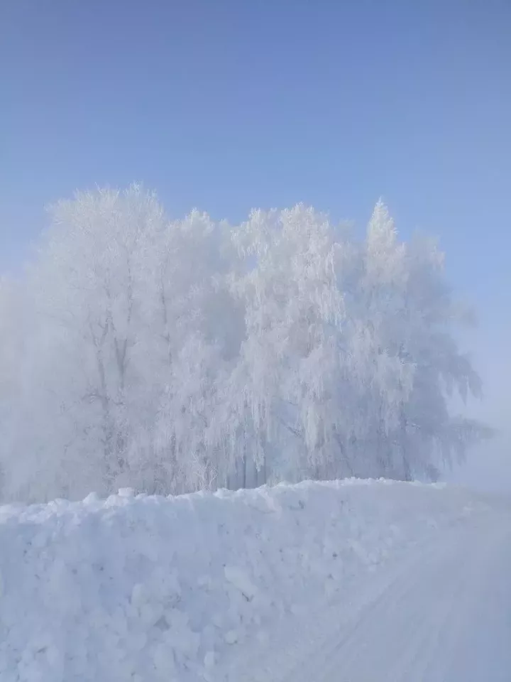 Бүген Әтнәдә аязучан болытлы һава