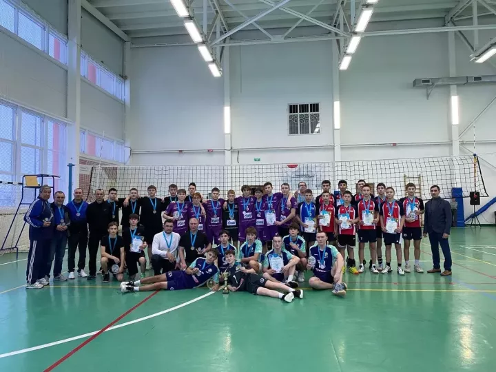 «Ашыт» спорт комплексында яшүсмерләр командалары арасында волейбол буенча Әтнә муниципаль районы беренчелеге булып узды