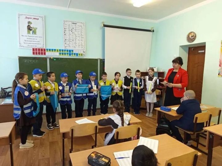 Әтнә районы мәктәпләрендә «Стань заметнее» дигән иҗади акция узды