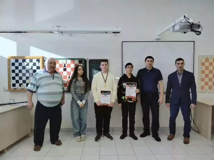 Әтнә районы укучылары арасында хәрби һәм хезмәт батырлыгы елына багышланган XX Спартакиада кысаларында классик шахмат ярышы узды