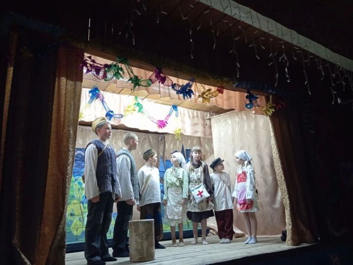 Чембулат авылы клубында - спектакль