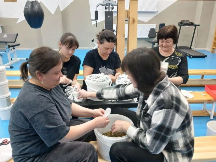 Күлле Киме авылыннан хәрби операция зонасындагы  егетләребезгә  шифалы үлән чәйләре әзерләделәр