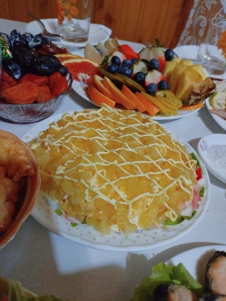 Бәйрәм өстәленә тәмле салат