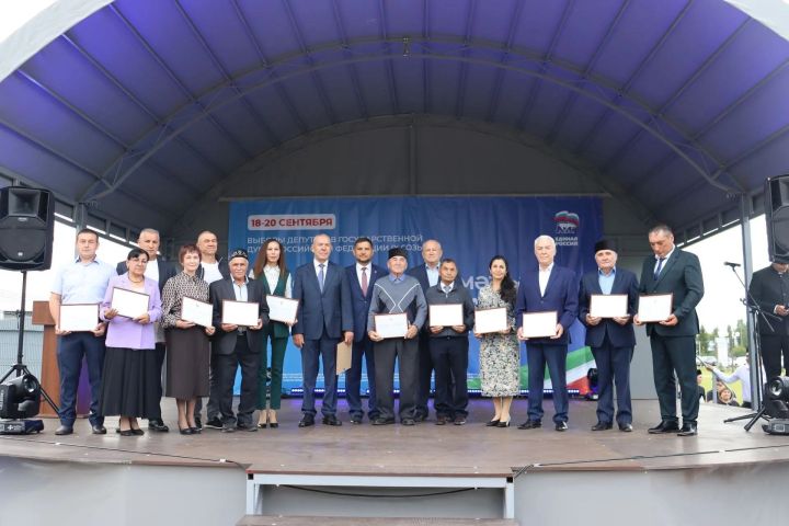Әтнә алдынгылары – Мактау тактасында