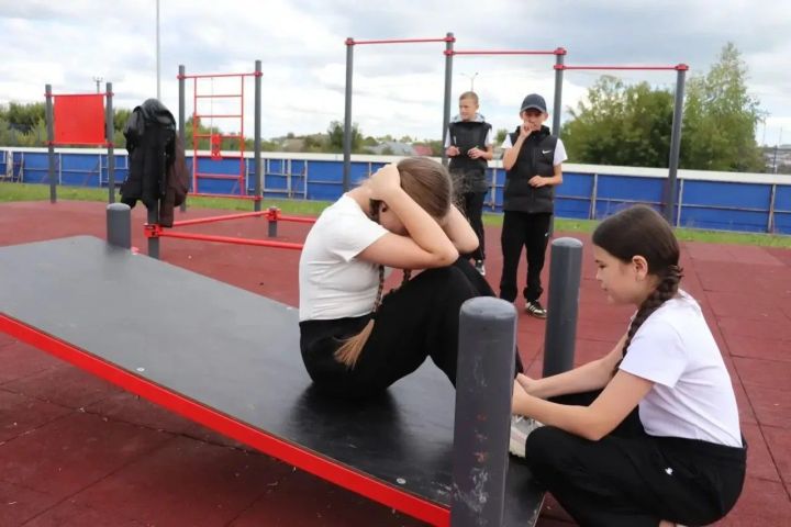 Олы Әтнә урта мәктәбе укучылары  «Хезмәткә һәм оборонага әзер» нормативларын тапшырдылар